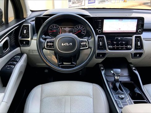 Used 2022 Kia Sorento S FWD image 6