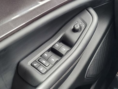 Used 2022 Jeep Grand Cherokee L Laredo image 18