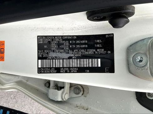 Used 2019 Toyota Land Cruiser image 3