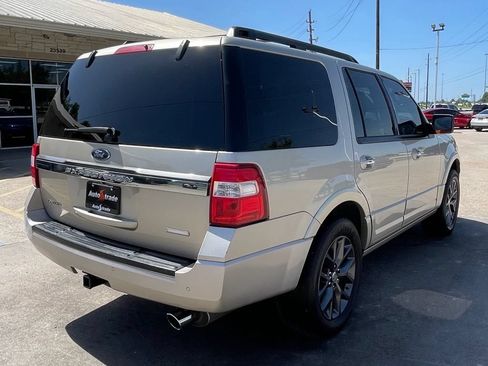 Used 2017 Ford Expedition Limited w/ Equipment Group 301A RWD image 3