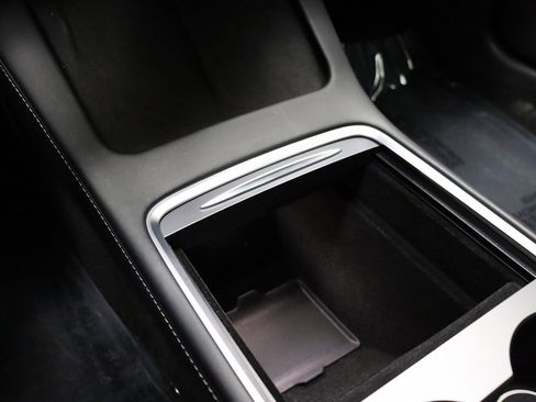 Used 2023 Tesla Model 3 Standard Range image 40