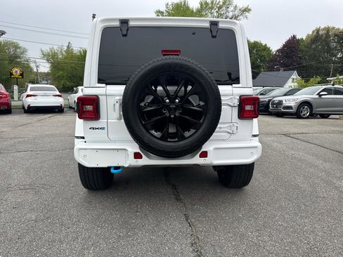 Used 2021 Jeep Wrangler Unlimited Sahara AWD/4WD image 11