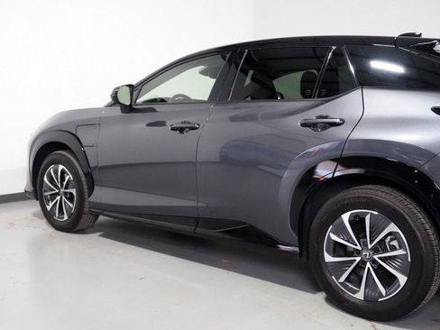 Used 2024 Lexus RZ 300e Premium w/ Accessory Package (Z1) image 38