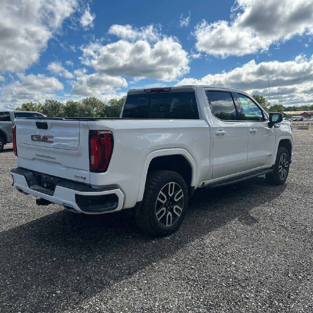 Used 2025 GMC Sierra 1500 AT4 w/ Technology Package AWD/4WD image 3