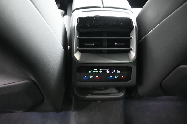 New 2027 BMW X5 xDrive40i w/ Climate Package AWD/4WD image 16
