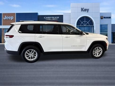 Used 2023 Jeep Grand Cherokee L Laredo w/ Trailer Tow Group (B) AWD/4WD image 9