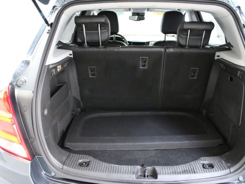 Used 2022 Chevrolet Trax LT w/ LT Convenience Package image 26