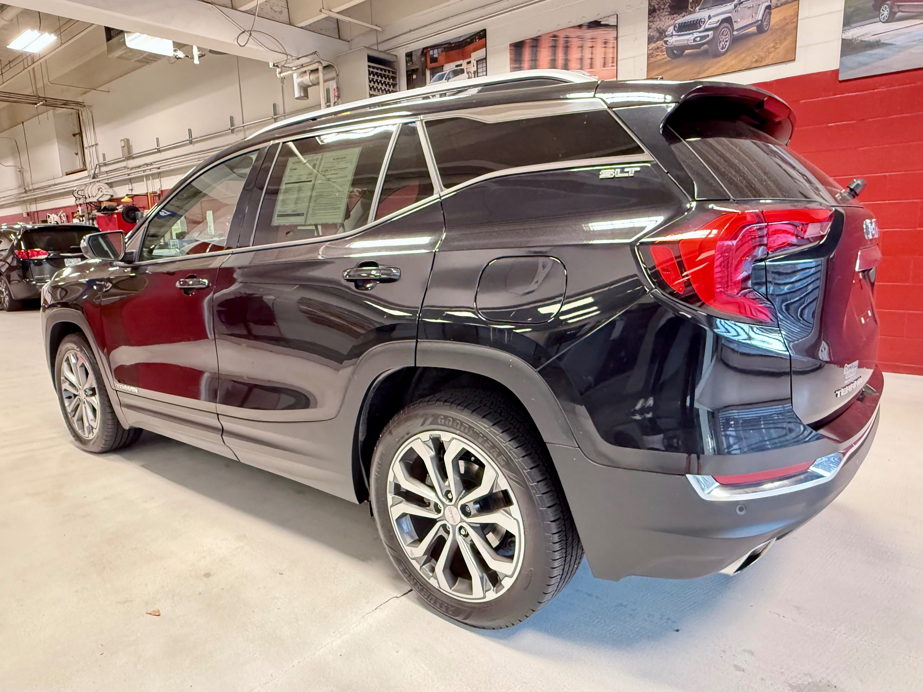 Used 2020 GMC Terrain SLT w/ Preferred Package FWD image 5