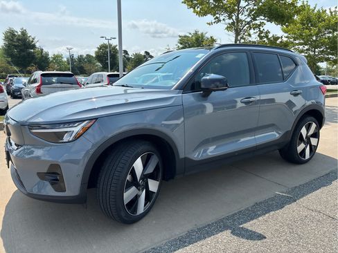 Used 2023 Volvo XC40 Recharge Plus AWD/4WD image 4