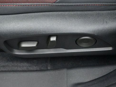 Used 2025 Chevrolet Equinox RS FWD image 15