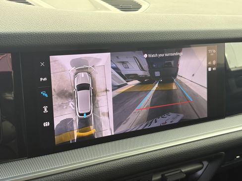 Used 2024 Porsche Cayenne image 23