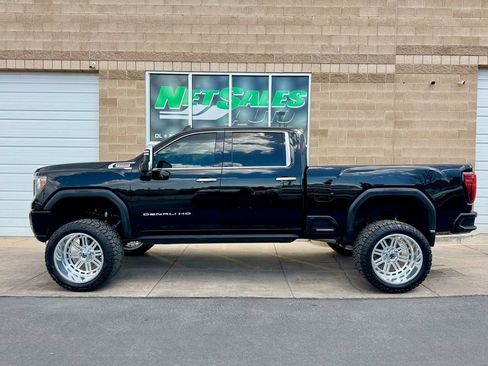 Used 2020 GMC Sierra 2500 Denali w/ Denali Ultimate Package AWD/4WD image 2