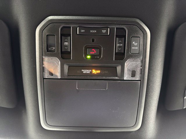 Used 2026 Toyota Sequoia Capstone AWD/4WD image 15