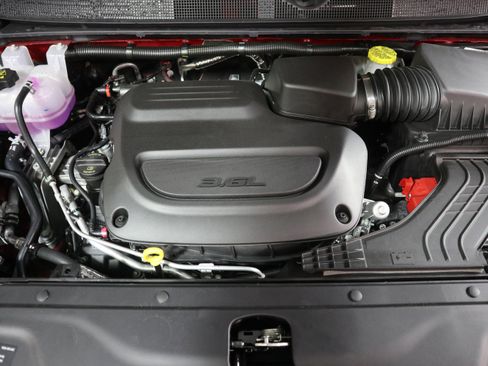 New 2026 Chrysler Pacifica Select image 14