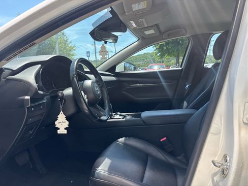 Used 2020 MAZDA MAZDA3 Sedan w/ Select Package FWD image 16