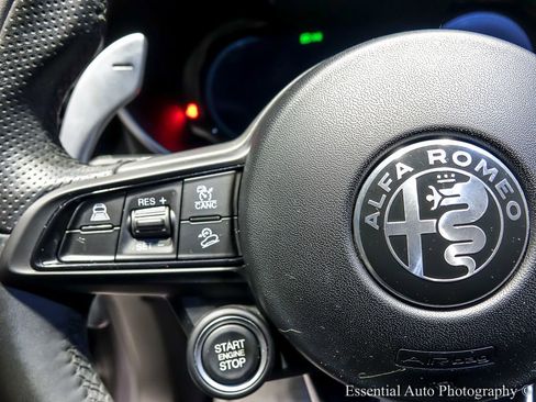 Used 2024 Alfa Romeo Stelvio Veloce AWD/4WD image 18