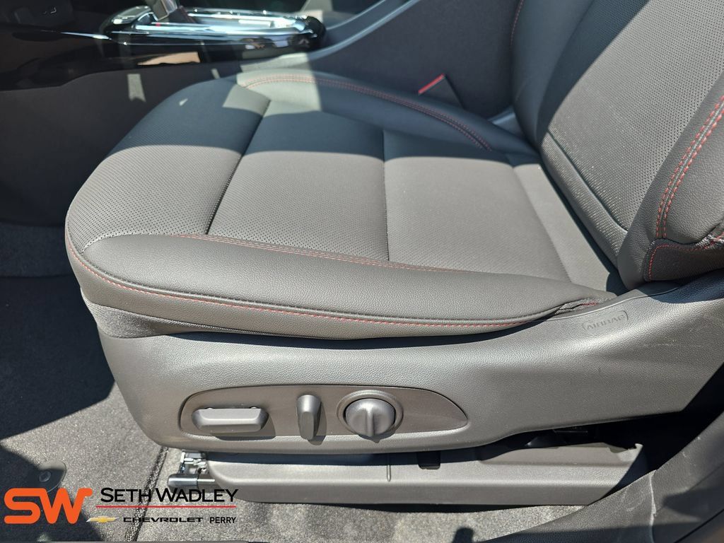 New 2026 Chevrolet Trax RS w/ Driver Confidence Package FWD image 29
