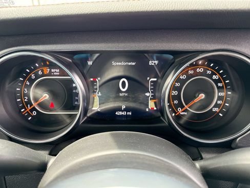 Used 2023 Jeep Gladiator Mojave w/ LED Lighting Group AWD/4WD image 15