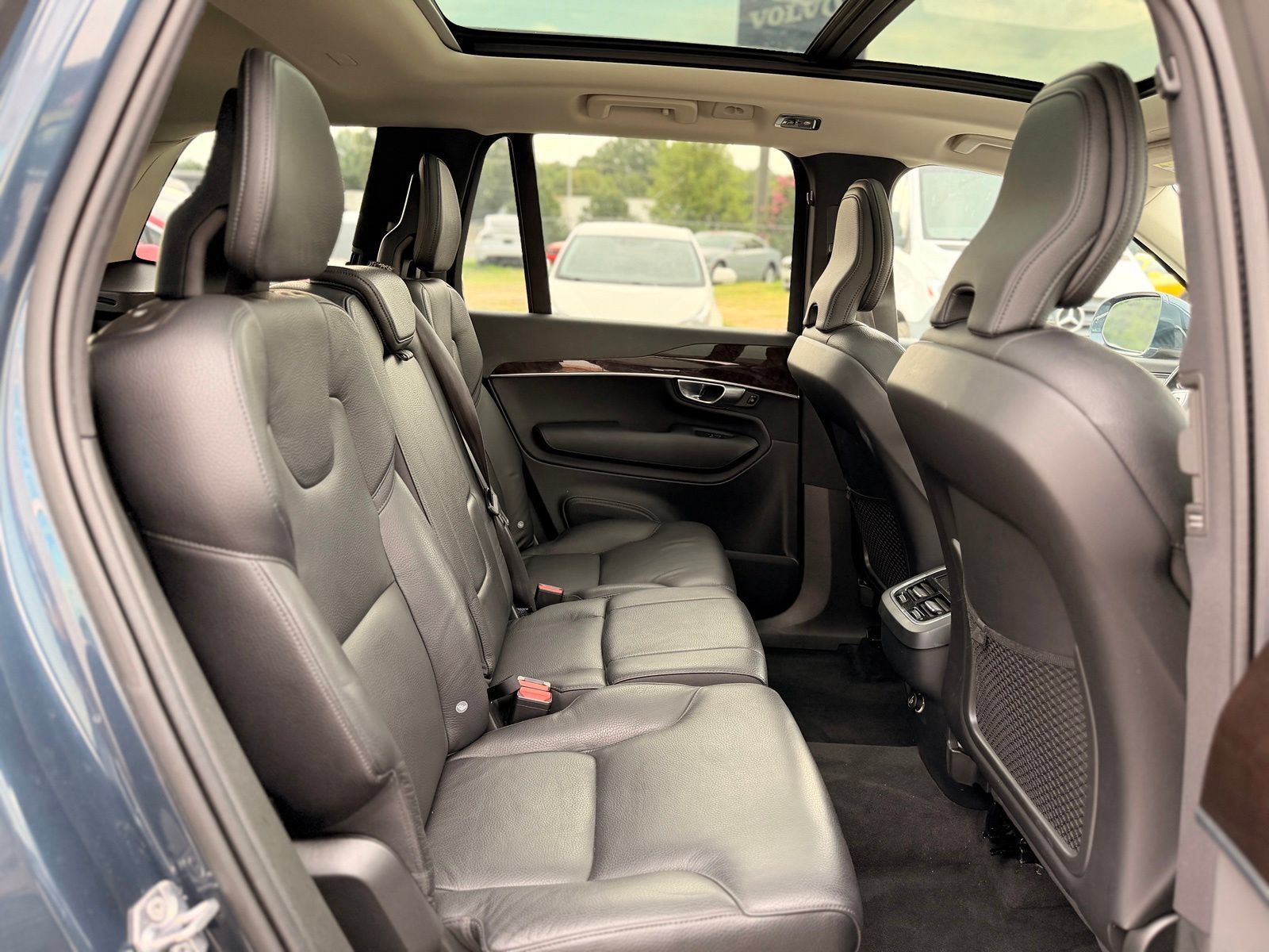 Used 2019 Volvo XC90 T6 Momentum w/ Advanced Package AWD/4WD image 17