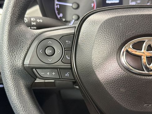Used 2025 Toyota Corolla LE image 21