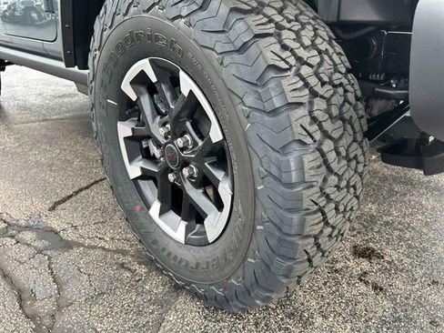 New 2026 Jeep Wrangler Unlimited Rubicon AWD/4WD image 17