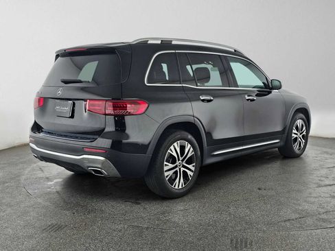 Used 2024 Mercedes-Benz GLB 250 image 3