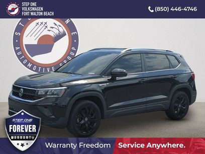 Used 2023 Volkswagen Taos SE w/ Panoramic Sunroof Package