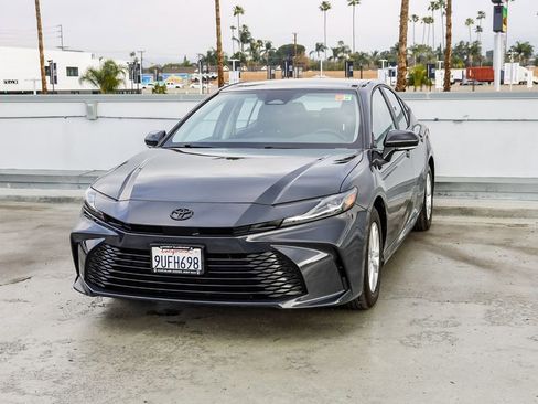 Used 2025 Toyota Camry LE image 4