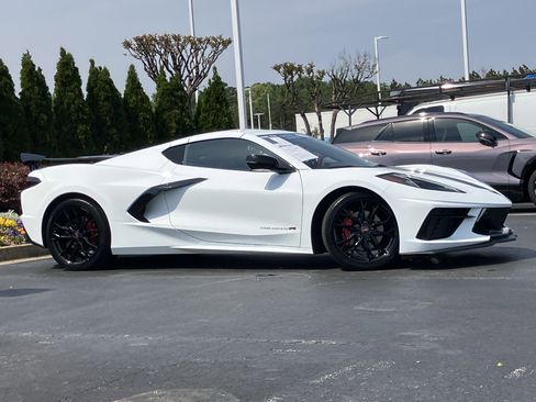 Used 2025 Chevrolet Corvette Stingray Preferred Cpe image 3