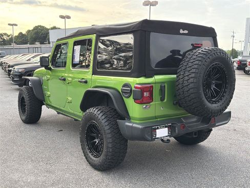 Used 2019 Jeep Wrangler Unlimited Sahara AWD/4WD image 7