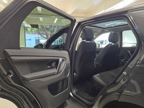 Used 2023 Land Rover Discovery Sport SE image 16