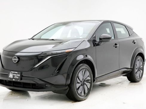 Used 2024 Nissan Ariya AWD image 2