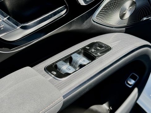 New 2026 Mercedes-Benz EQS 400 4MATIC SUV image 16