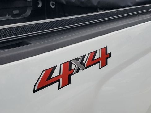 Used 2018 Chevrolet Silverado 1500 LT w/ All Star Edition AWD/4WD image 29