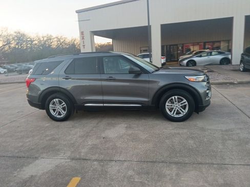 Used 2024 Ford Explorer XLT w/ Equipment Group 202A image 7