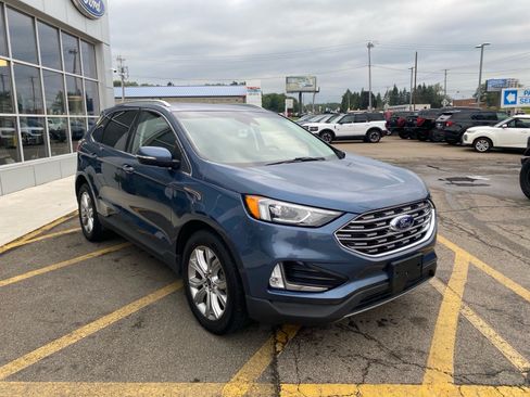 Used 2019 Ford Edge Titanium w/ Cold Weather Package AWD/4WD image 8