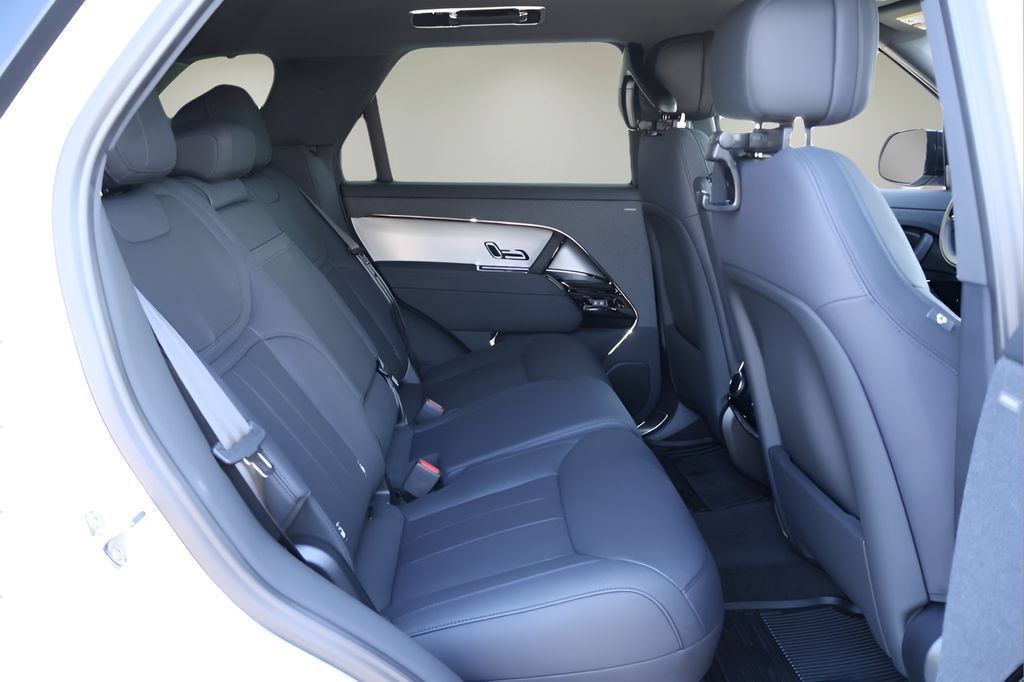 New 2026 Land Rover Range Rover Sport SE AWD/4WD image 16