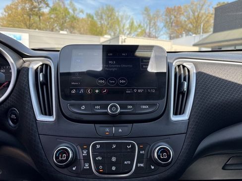 Used 2024 Chevrolet Malibu LT image 19