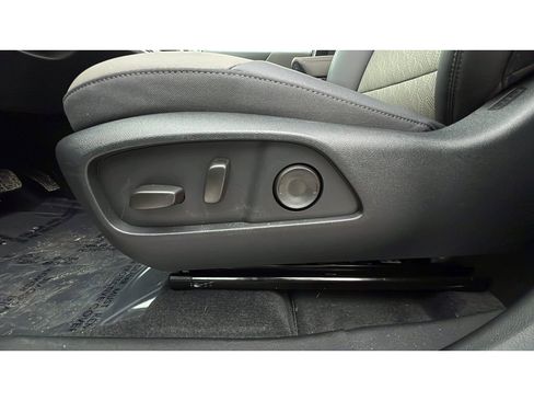New 2026 Chevrolet Equinox LT w/ Convenience Package II AWD/4WD image 25