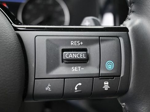Used 2025 Nissan Pathfinder SL FWD image 16