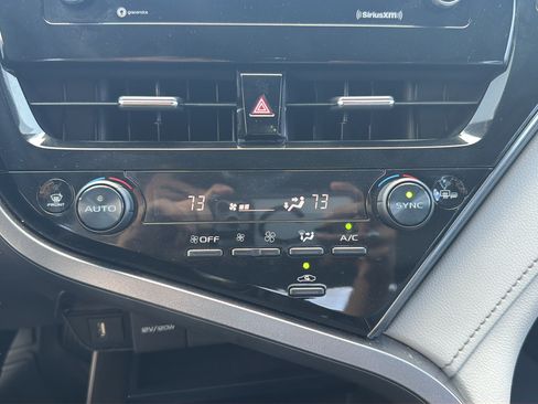 Used 2022 Toyota Camry SE w/ Convenience Package FWD image 33