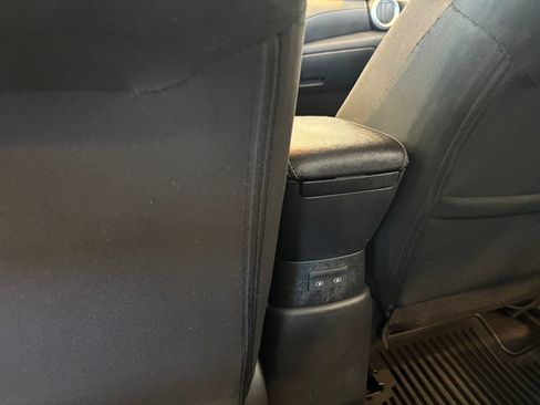 Used 2022 Nissan Versa S FWD image 21