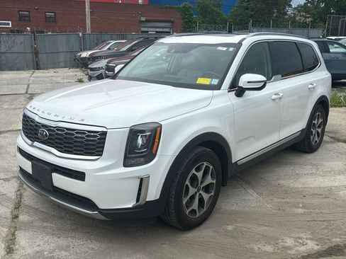 Used 2020 Kia Telluride EX w/ Towing Package AWD/4WD image 2
