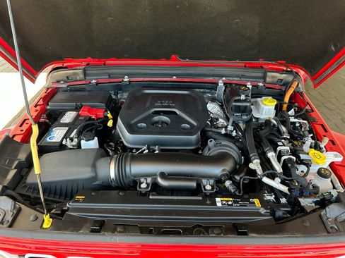 Used 2024 Jeep Wrangler Unlimited Sahara image 36