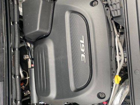 Used 2017 Chrysler Pacifica Touring-L FWD image 59