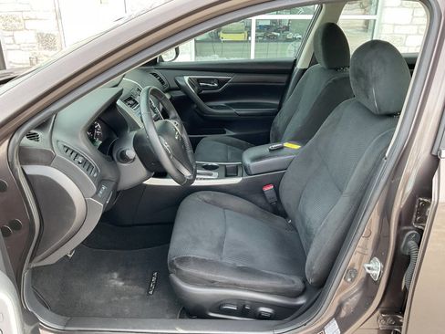 Used 2015 Nissan Altima 2.5 SV w/ Convenience Package image 13