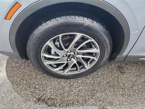 Used 2022 Lincoln Corsair FWD image 9