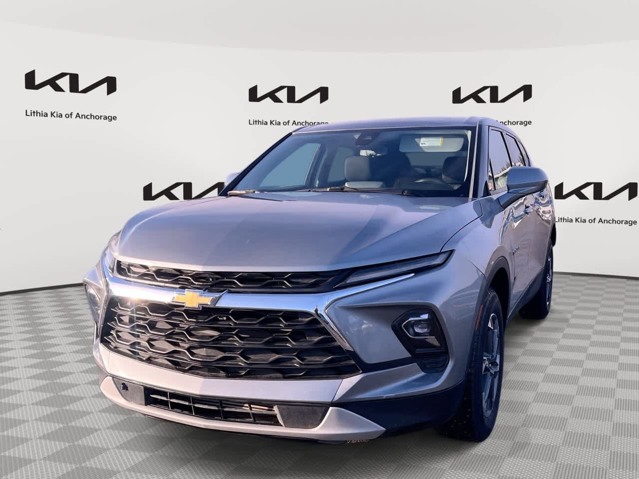 Used 2025 Chevrolet Blazer LT AWD/4WD image 1