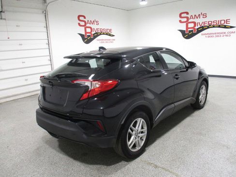 Used 2020 Toyota C-HR image 5