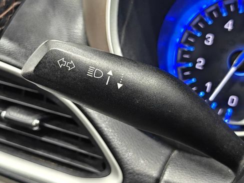 Used 2017 Chrysler Pacifica Touring-L FWD image 49